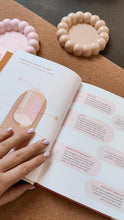 Afbeelding in Gallery-weergave laden, BOEK: Nail it yourself! 💅🏼✨
