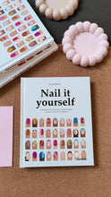 Afbeelding in Gallery-weergave laden, BOEK: Nail it yourself! 💅🏼✨