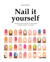 Afbeelding in Gallery-weergave laden, BOEK: Nail it yourself! 💅🏼✨